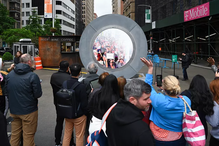 No, the N.Y.C.-Dublin Portal Is Not Permanently Shut Down — Here's Why It Was Temporarily Suspended - People Magazine